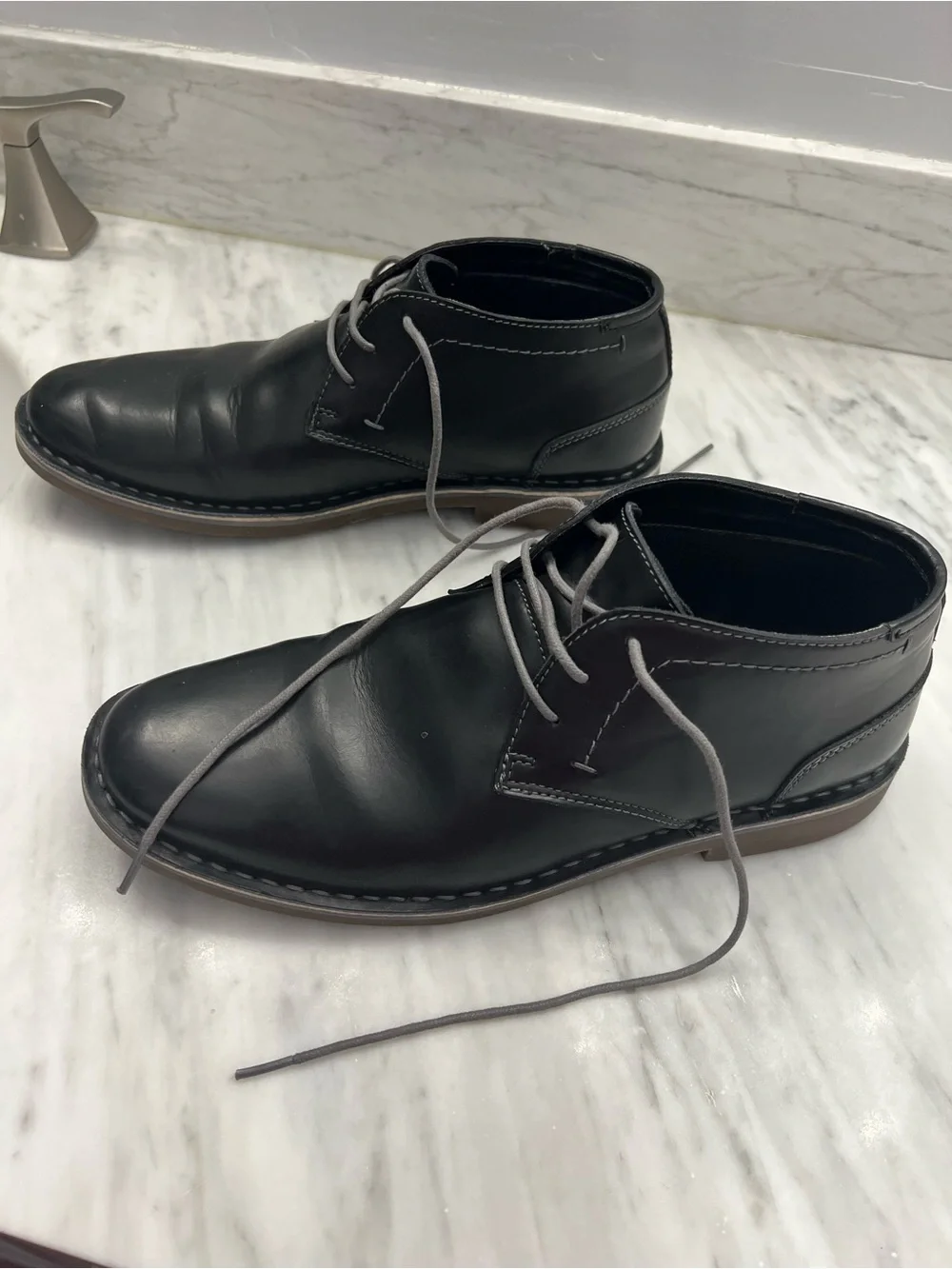 Kenneth Cole Reaction Black Leather Chukka Boots with Tan Welt